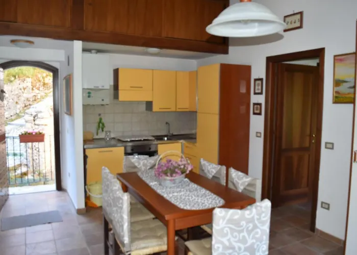 Casavacanza Al Castello 2 *